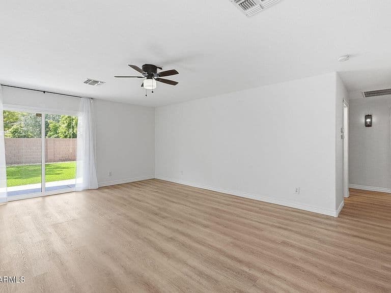 16273 W TASHA Drive photo 2