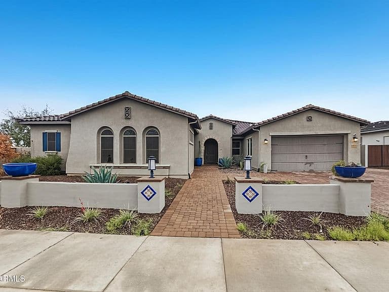 1928 E LA COSTA Drive photo 1