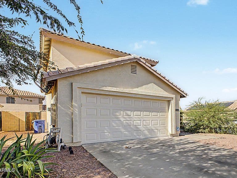 13018 W LAUREL Lane photo 4