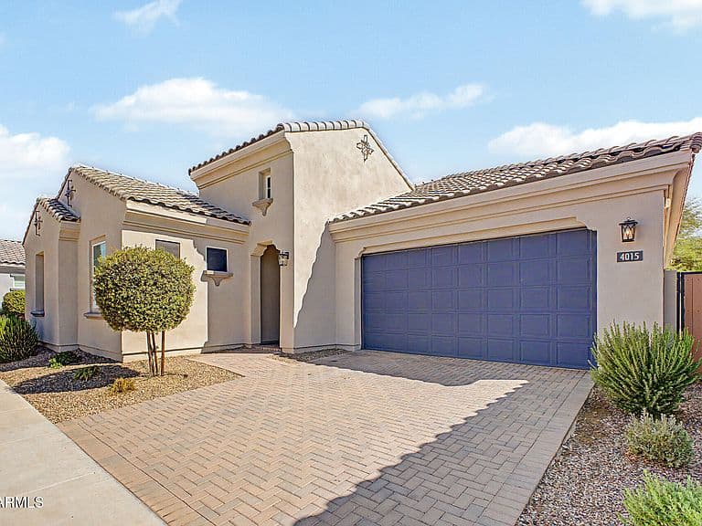 4015 E DAWSON Drive photo 1
