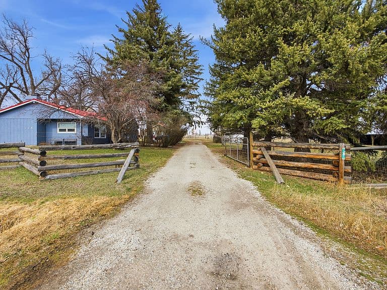 115 Ricketts Rd photo 1