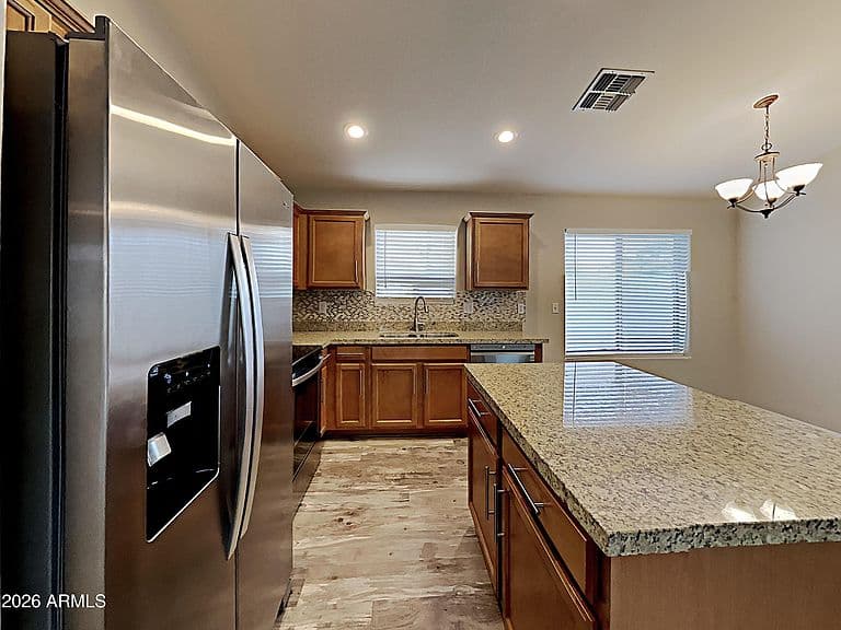 41776 W SUNLAND Drive photo 4