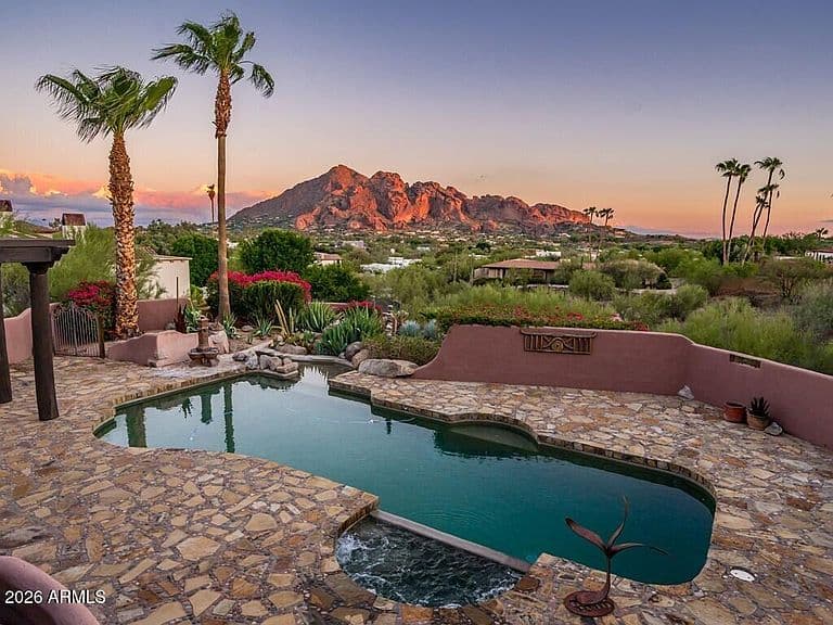4320 E DESERT CREST Drive photo 1
