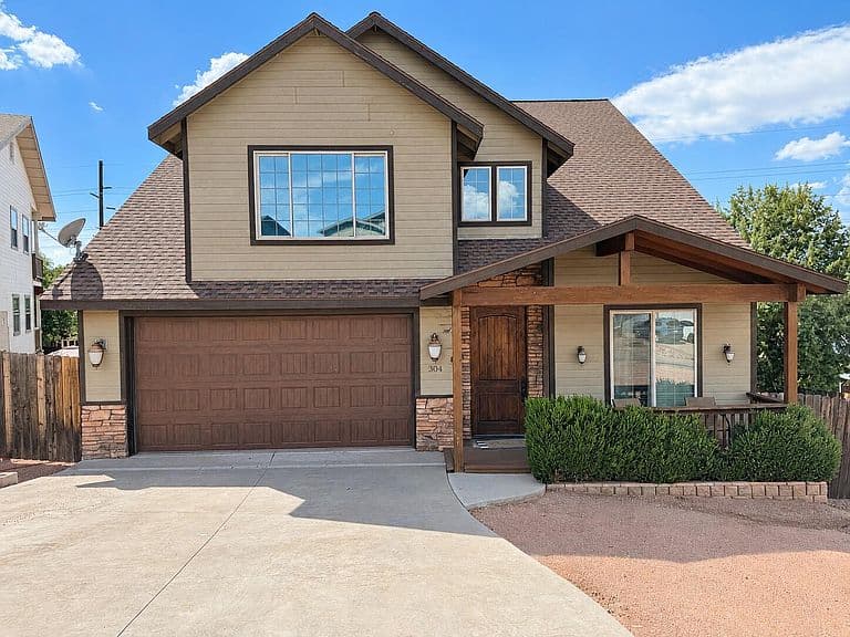 304 S Ryan Dr photo 1