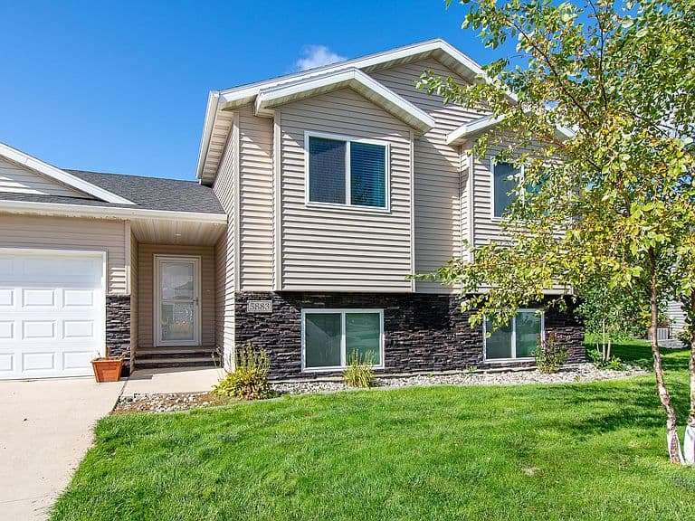 5883 Autumn Dr S photo 2
