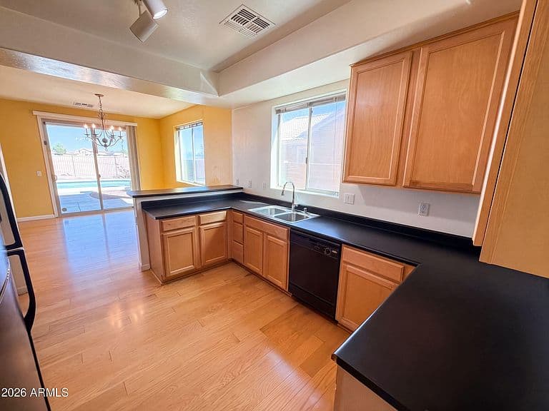 5706 W T RYAN Lane photo 2