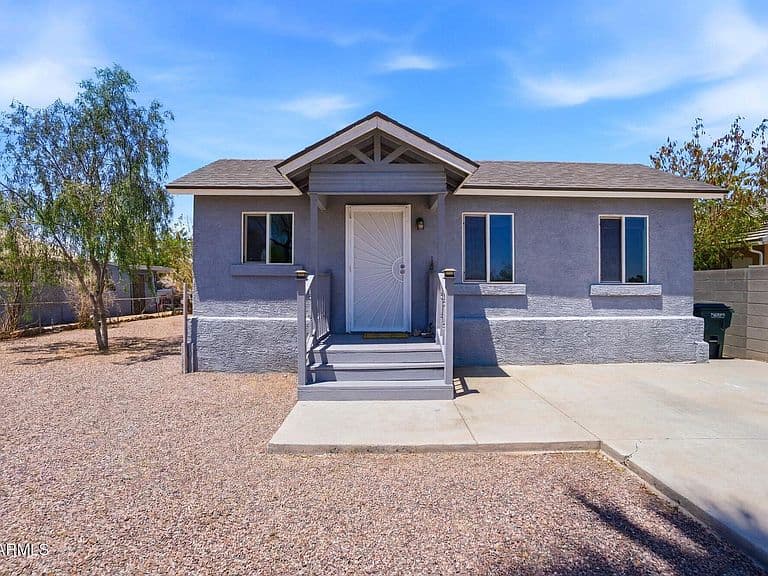 2732 E ROESER Road photo 1