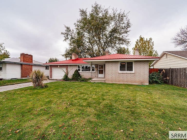 1300 Bower Dr photo 3