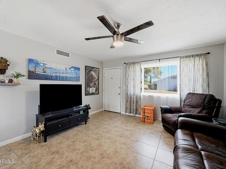 2566 E VILLA RITA Drive photo 5
