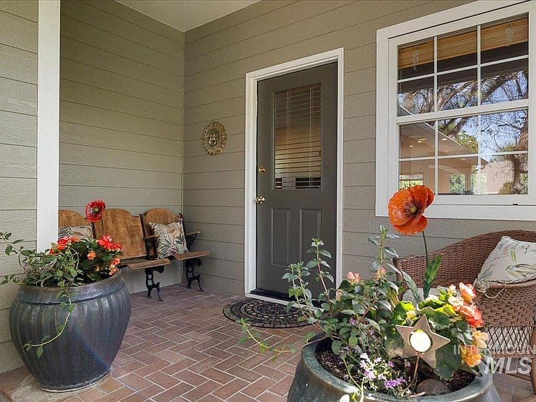 3602 N Tamarack Dr photo 5
