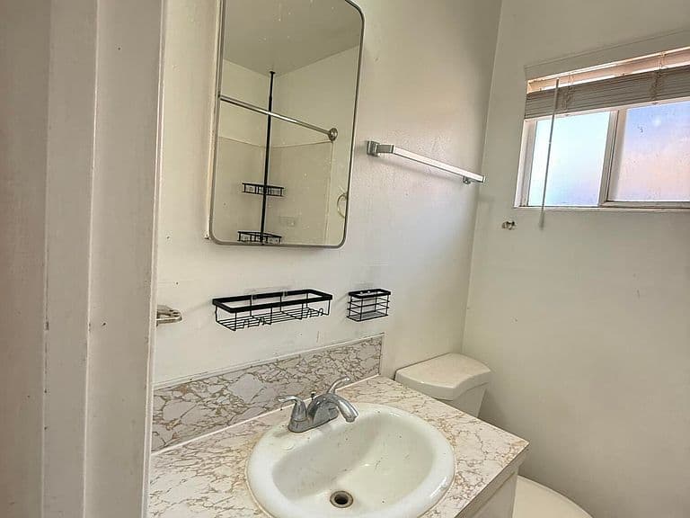 1402 Heywood Ave photo 4