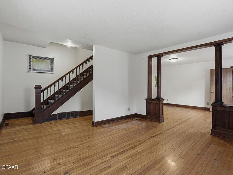 705 Walnut St photo 4