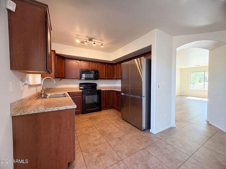 786 W MESQUITE TREE Lane photo 2