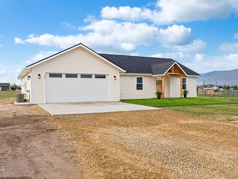 454 Rio Ln photo 1