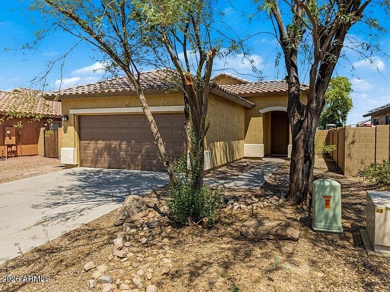 46068 W SHERIDAN Road photo 1
