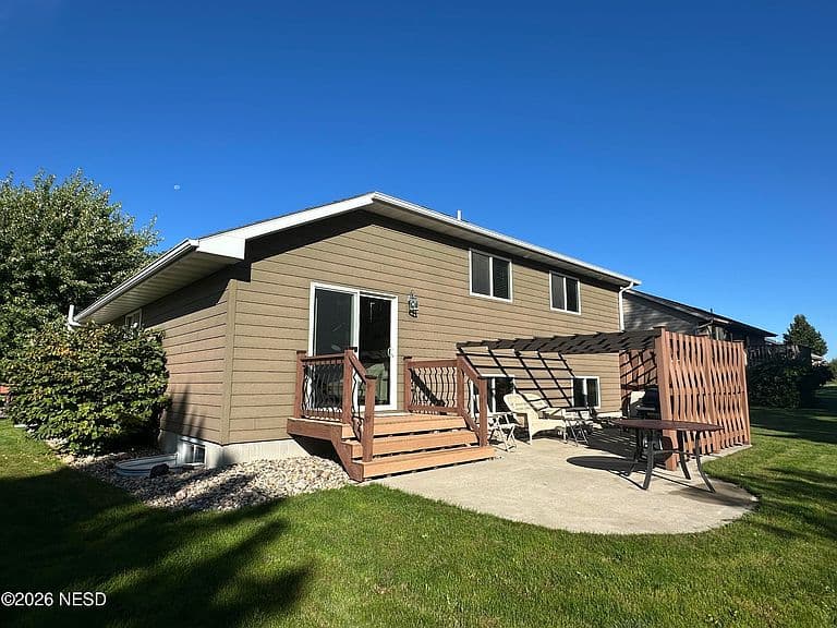 1508 N Park St photo 3