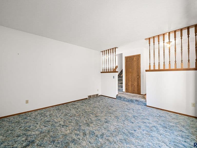 2104 S Devon Dr photo 5