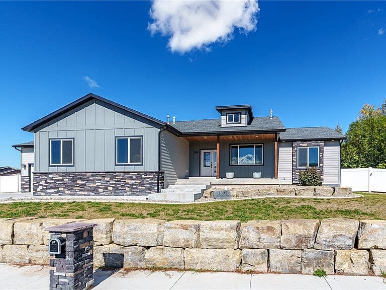 3395 Castle Pines Dr photo 1