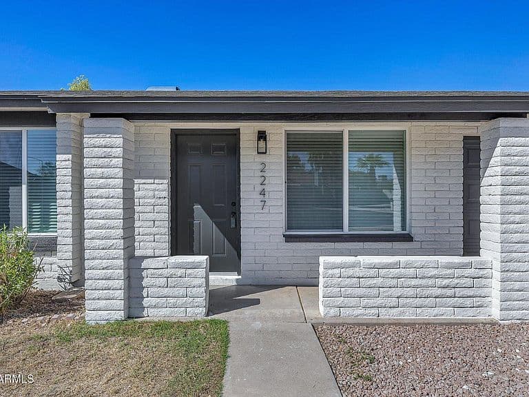 2247 S EMERSON Circle photo 3