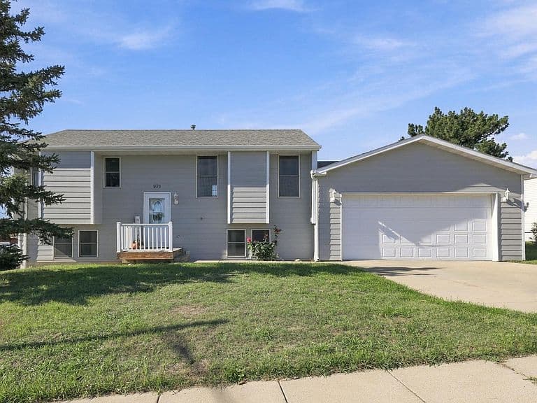 921 Ennen Dr photo 2