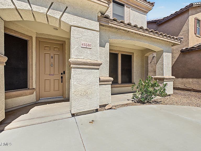 45580 W Starlight Drive photo 4