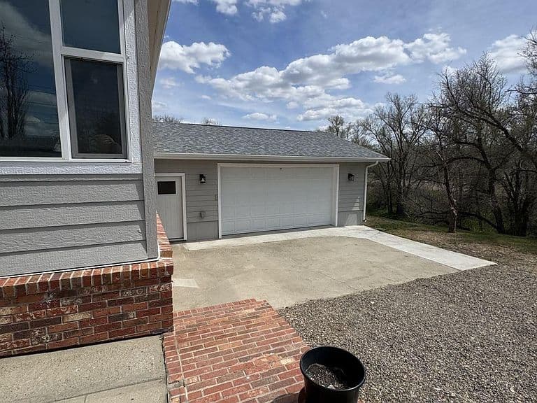 1020 N River Ave photo 5