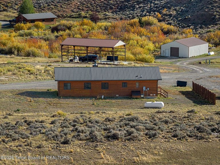 8 Horse Creek Rd photo 4