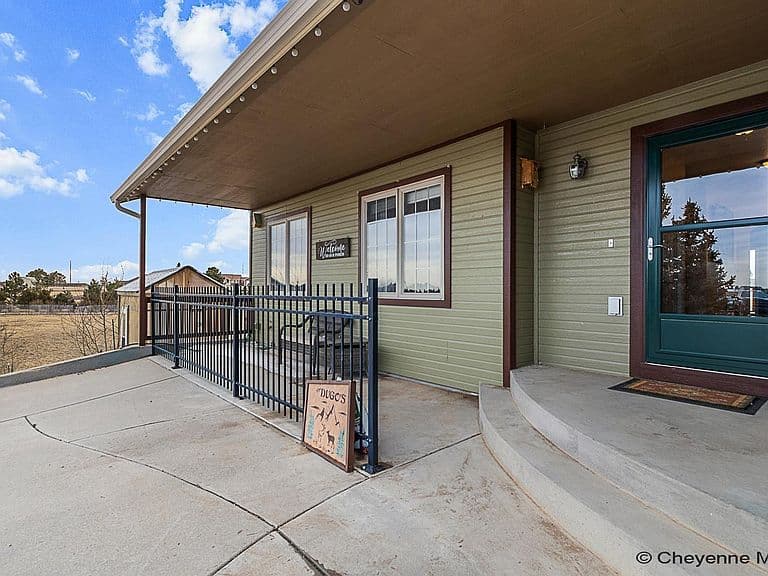 6812 Line Ct photo 4