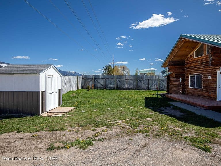 81 Meadowlark Ln photo 3