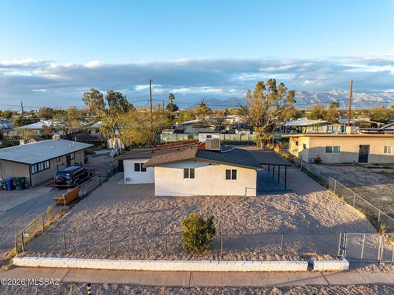 2103 E 33rd St photo 5