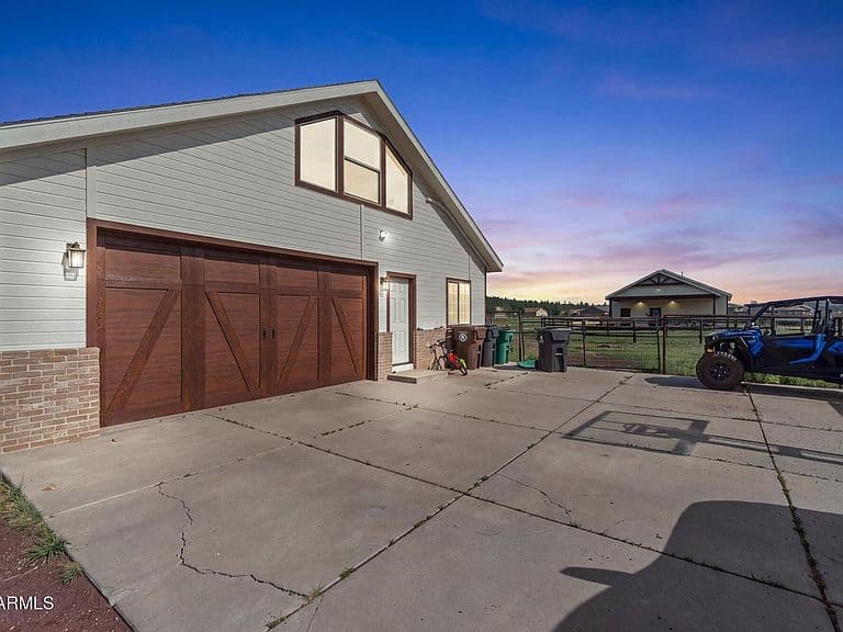 9152 E NEPTUNE Drive photo 4