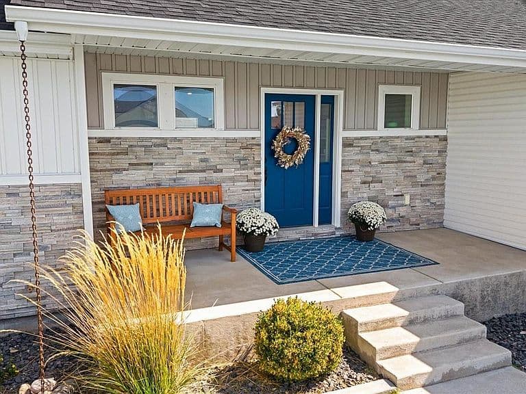 5038 Cassie Dr photo 3