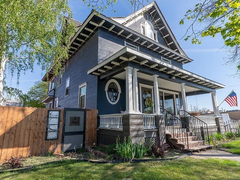 1117 Pleasant St photo 5