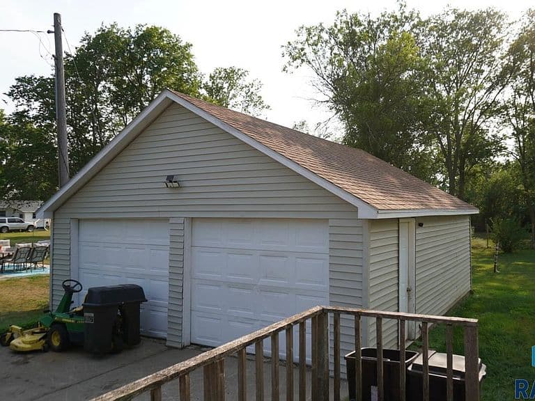 401 W Washington Ave photo 4