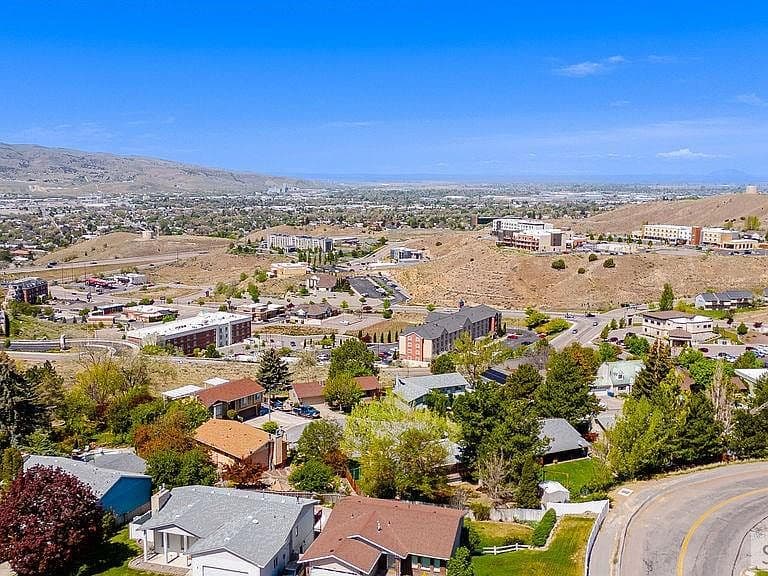 2515 Woodhill Way photo 5