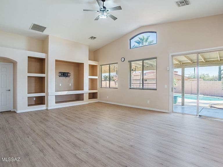 8428 N Red Rock Ridge Ct photo 3