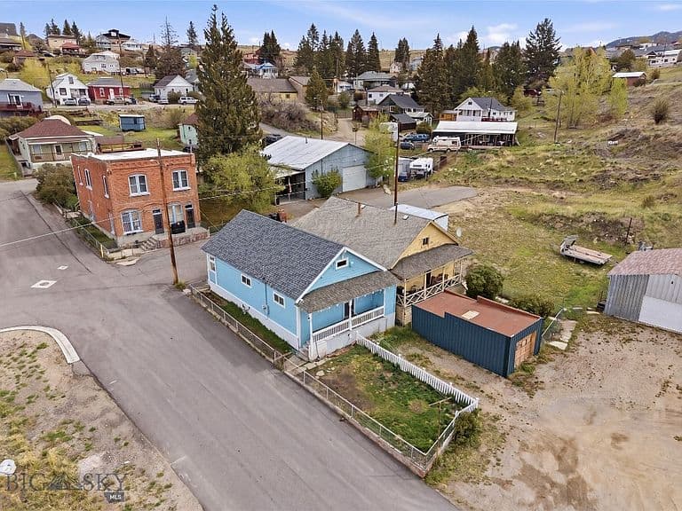 102 Mullin St photo 4