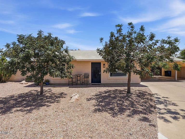 810 N PINE Court photo 2