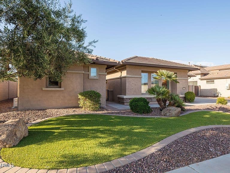 16716 W HOLLY Street photo 2