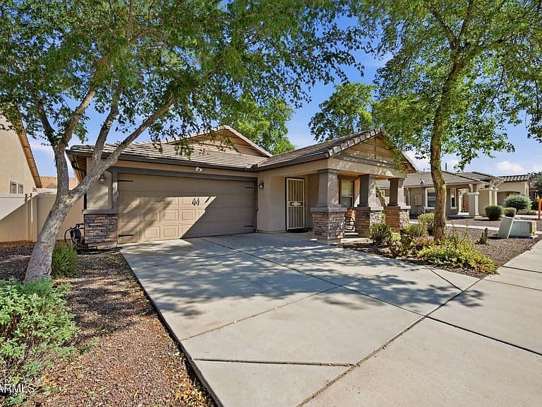3924 E KENT Avenue photo 2