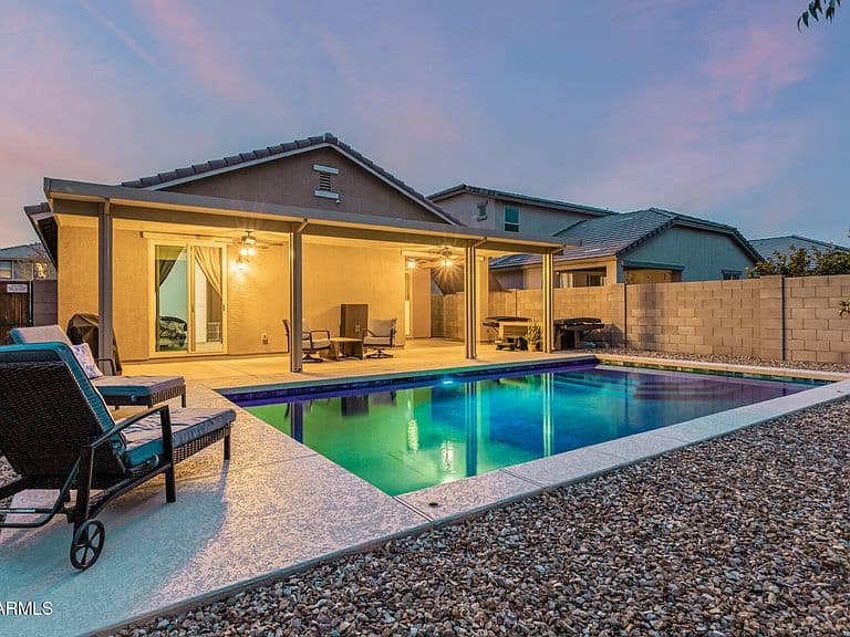 15836 W Lisbon Ln photo 2