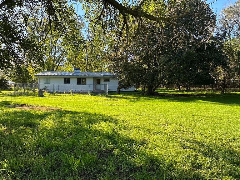 25523 415th Ave photo 5