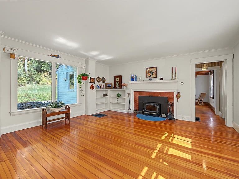 11 Ives Road photo 4