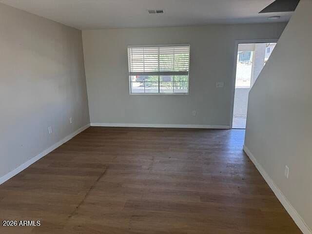 141 N MULBERRY Street photo 4