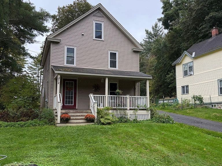 372 North St photo 1