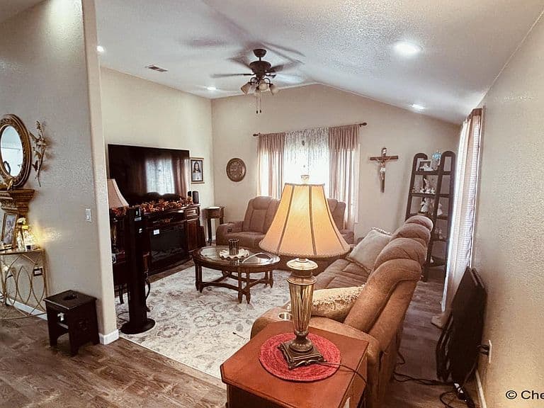 217 Avenue C photo 3