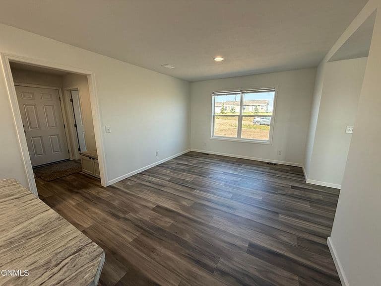 13074 Sandy St photo 5