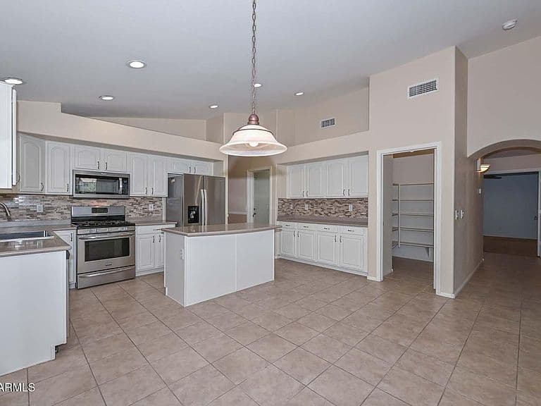 11225 W CAMBRIDGE Avenue photo 4