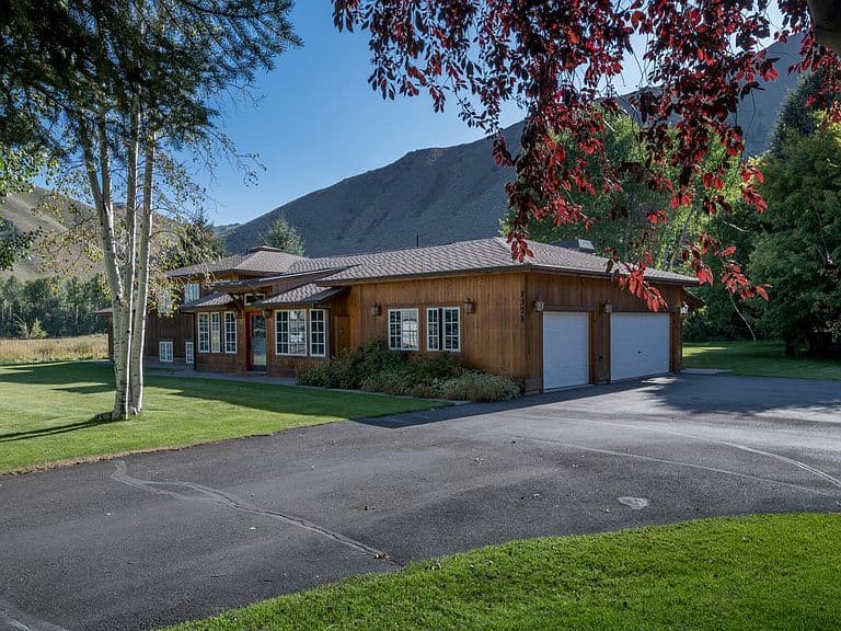 1371 Silver Star Dr photo 5