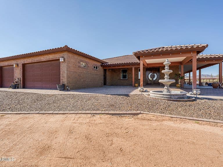 17024 E LONE MOUNTAIN Road photo 4